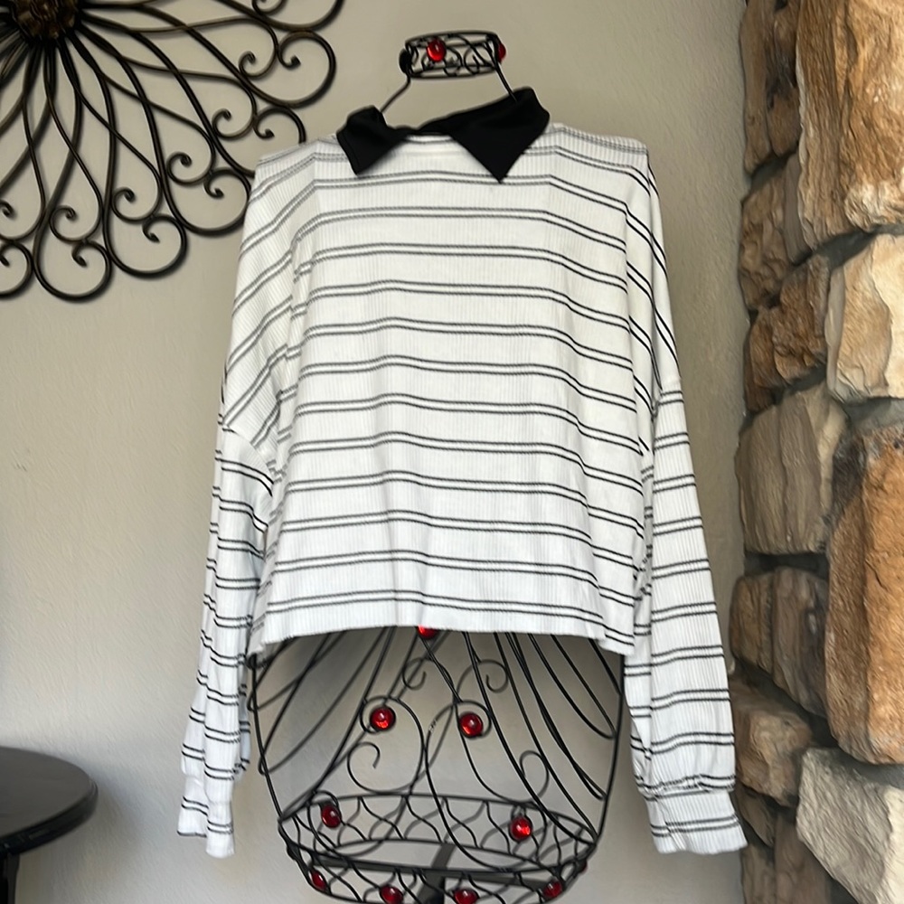 Women’s long sleeve crop top